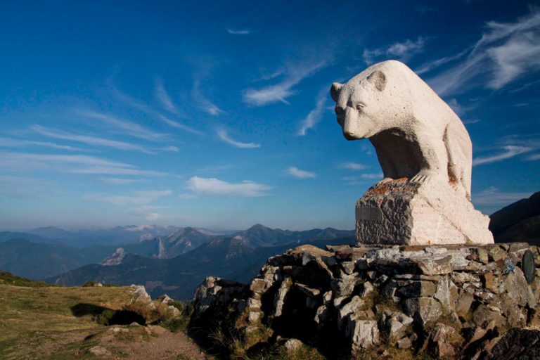 Qué ver y qué hacer en Liébana, llega al Oso del puerto San Glorio