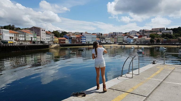 Mirando al puerto pesquero de Mugardos