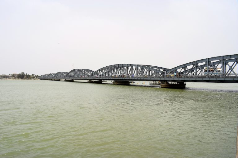 Puente que ver en Saint Louis, en Senegal