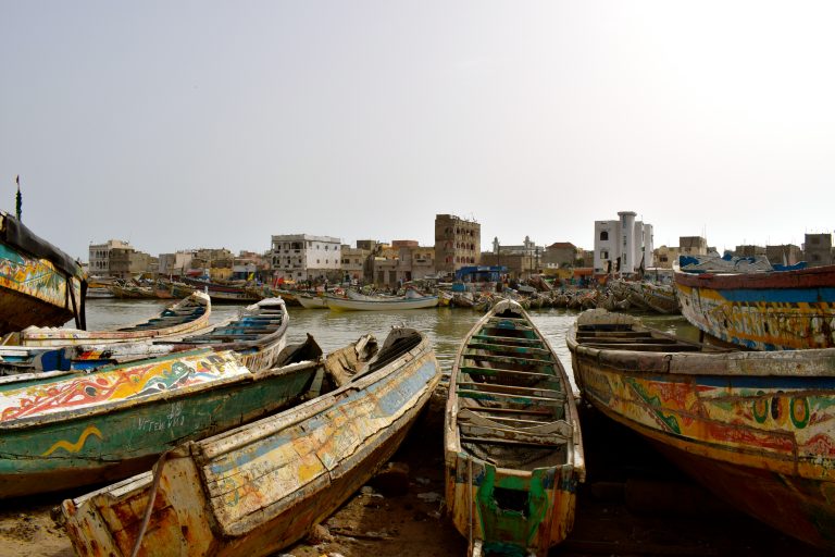 Barcos pesqueros en Saint Louis, Senegal