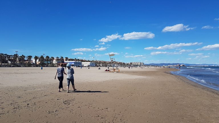 Playa de la Malvarrosa, qué ver y qué hacer en Valencia